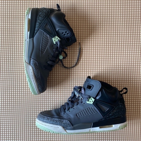 YOUTH Nike Air Jordan Spizike GS Black Mint Foam Dark Grey White shoes.Size 9.5 - Picture 2 of 16